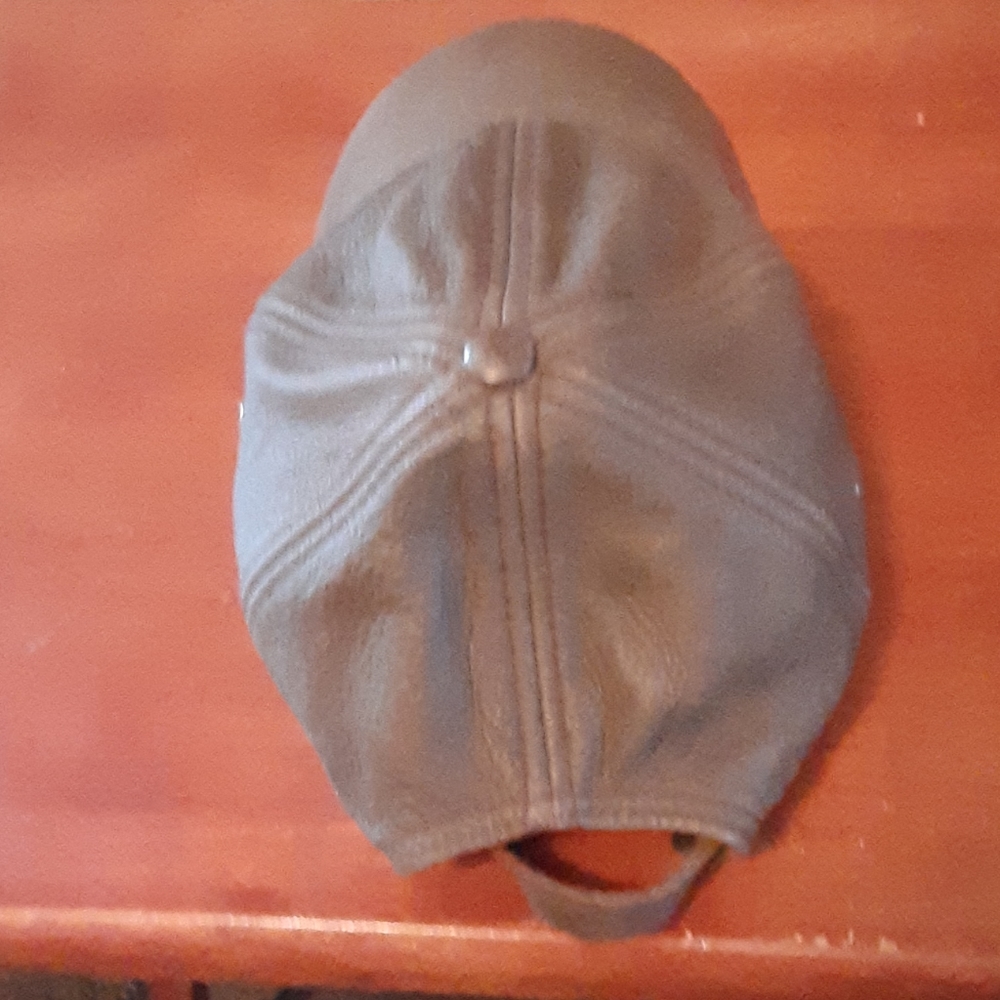 Hat - Picture 2 of 11